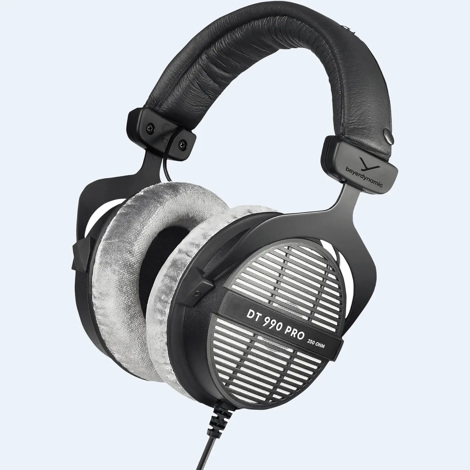 hyperx-cloud-iii-gaming-headset Beyerdynamic DT 990 PRO – Iconic Comfort and Sound in Sleek Black